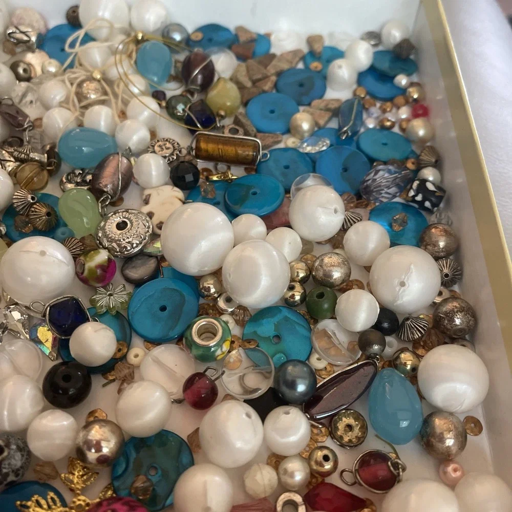 Random Mixed Lot of Beads